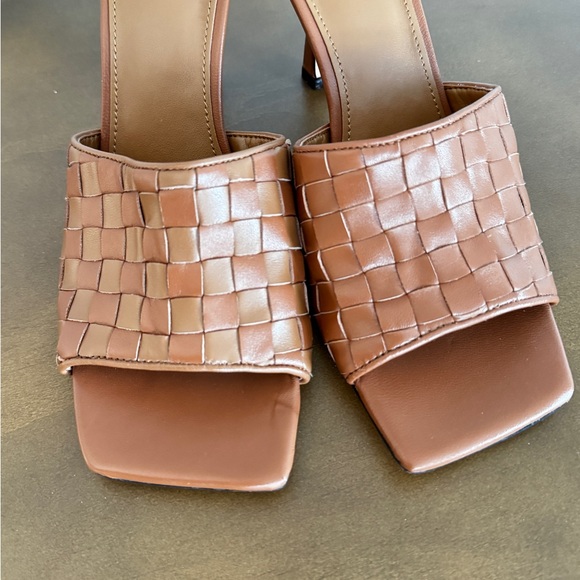 Marc Fisher Dara Caramel Brown Woven Leather Mule Heels - Picture 5 of 7